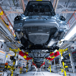 Produkcja Jaguar Land Rover wstrzymana z powodu nagłych problemów