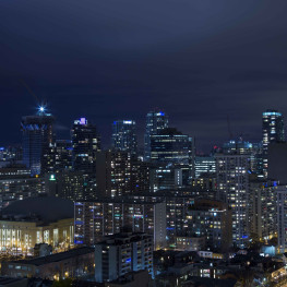 Przygasają światła w mieście przez ładowanie elektrycznego Zeekra