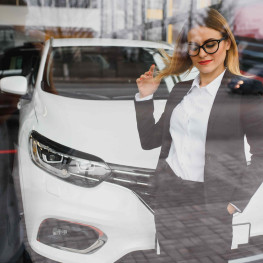 Tak wygląda najtańsze Renault Clio VI: zielony lakier i 16-calowe koła