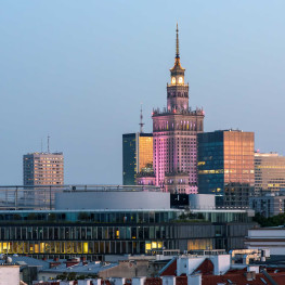 "Skuteczność strefy czystego transportu w Warszawie: Wyniki testu"