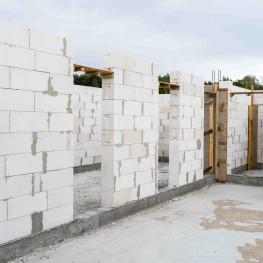 Beton komórkowy vs. ceramika: murarze wybierają faworyta