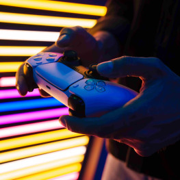 Ilustracja do artykułu: Sony Promuje GTA 6 i Sugeruje Koniec Ery Płytowej