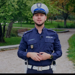 Pieszy też może stworzyć zagrożenie. Policja przypomina zakazane zachowania